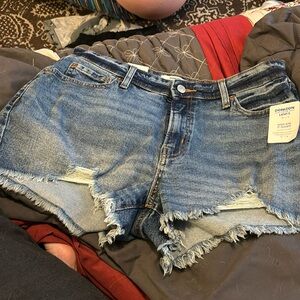 Denizen from Levi’s NWT Ladies Jean shorts size 10